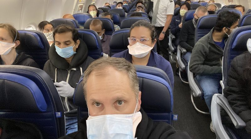 After UCSF doctor’s tweets go viral, United Airlines to warn passengers of full flights