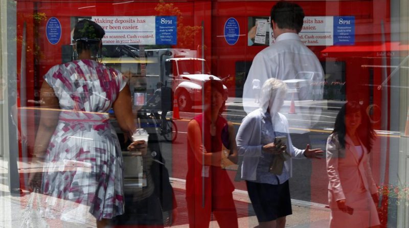 Bored bank customers flock to day-trading platforms during pandemic