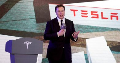 Tesla’s Musk hints of battery capacity jump ahead of industry event