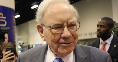 3 Robinhood Stocks That Warren Buffett Absolutely Loves