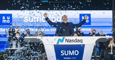 Software Maker Sumo Logic Rises in Debut After $326 Million IPO
