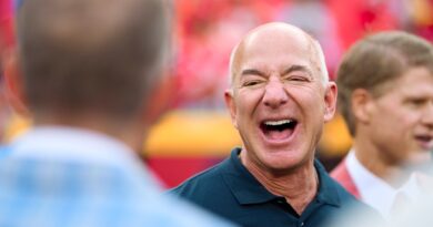 Jeff Bezos drops $90M on third South Florida property
